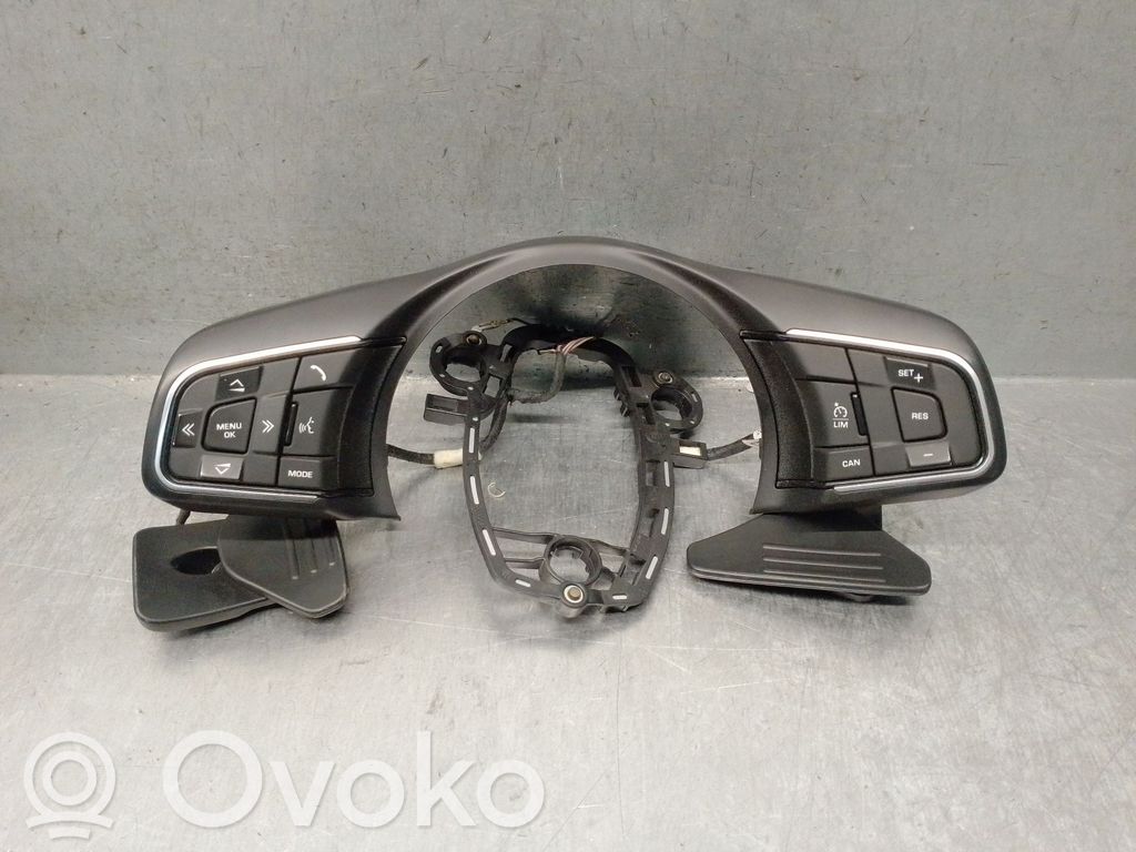 Jaguar F-Pace Steering wheel buttons/switches 