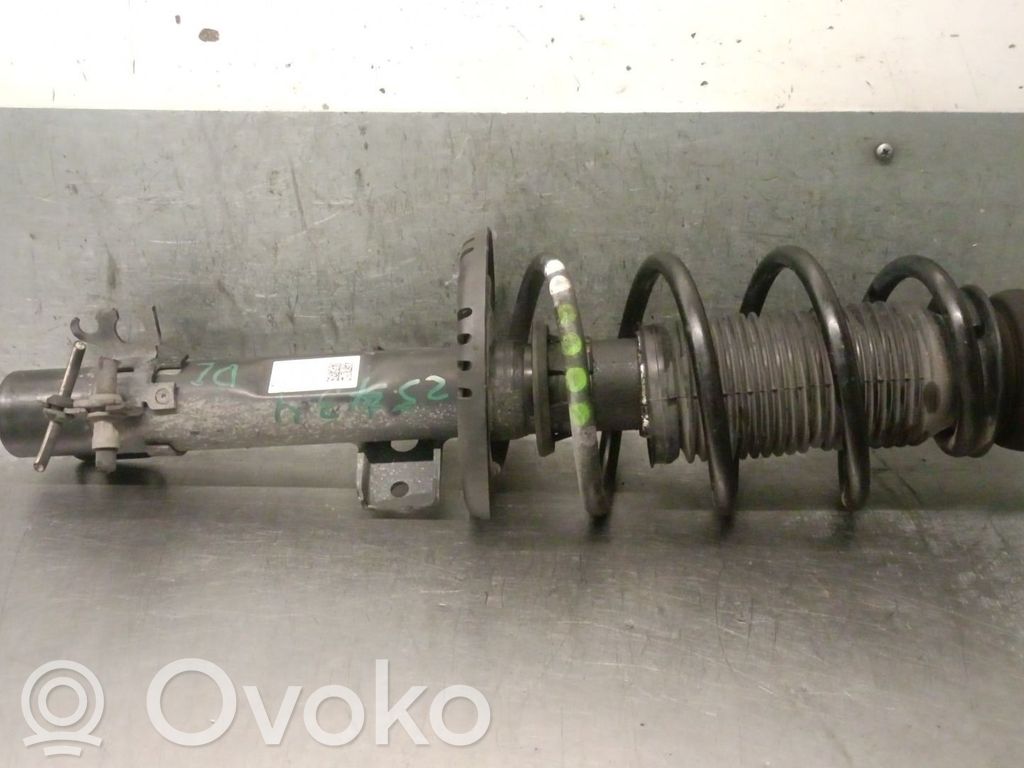 Volkswagen Polo V 6R Priekinis amortizatorius su spyruokle 