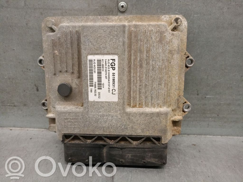 Opel Corsa D Dzinēja vadības bloks 