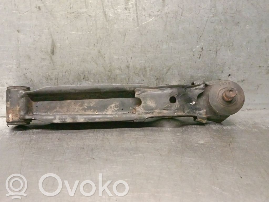 Suzuki Alto Triangle bras de suspension inférieur avant