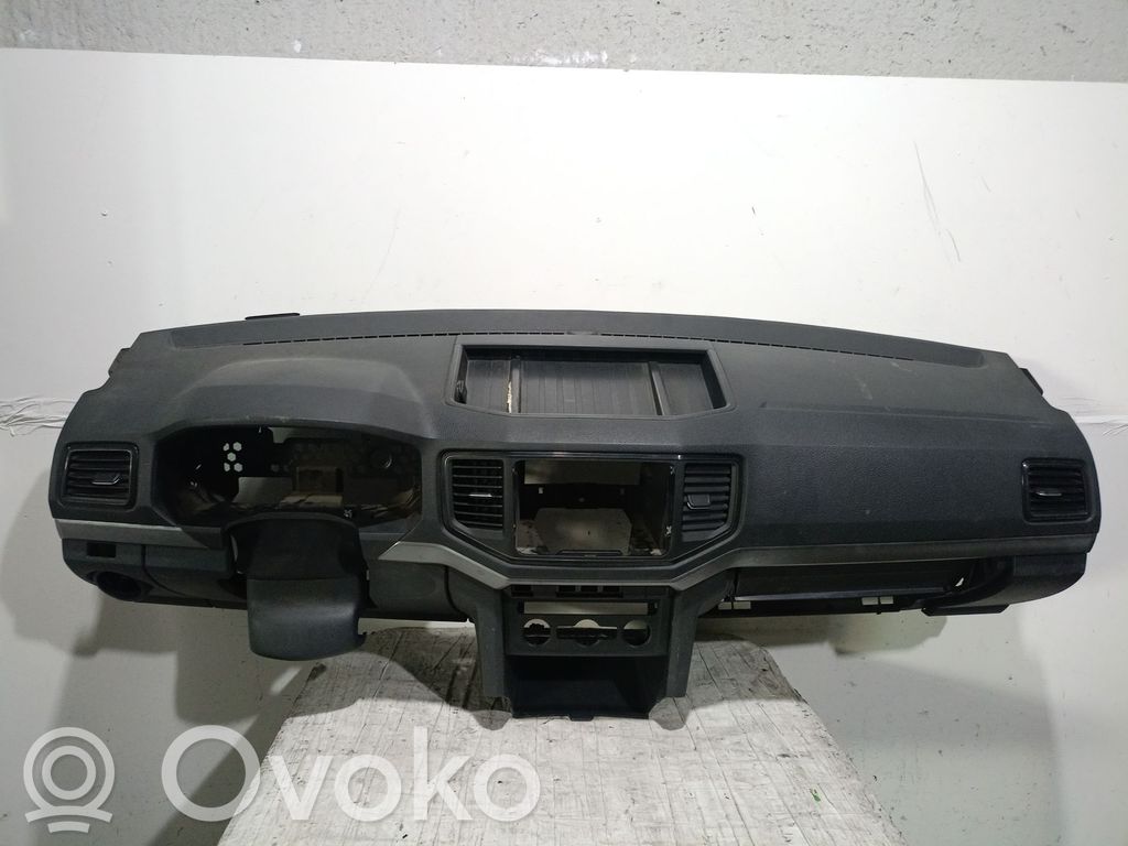 Volkswagen Amarok Panelė