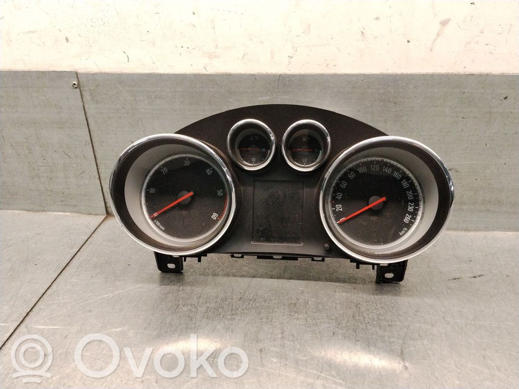 Opel Zafira B Geschwindigkeitsmesser Cockpit 