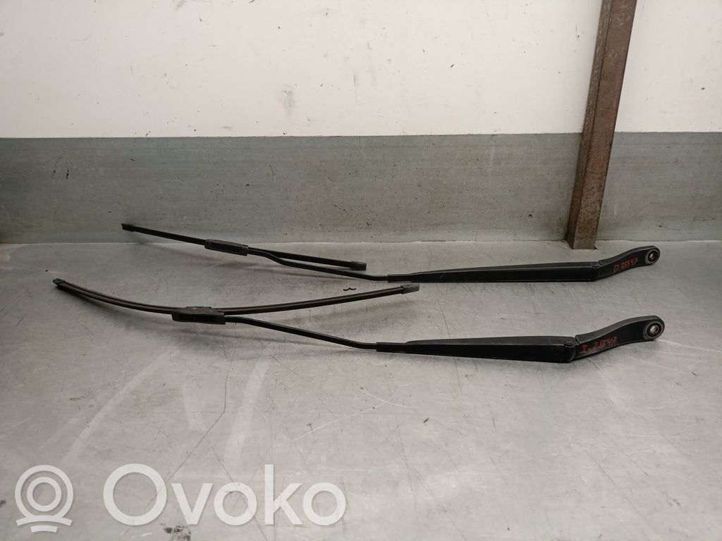 Toyota Proace Front wiper blade arm 