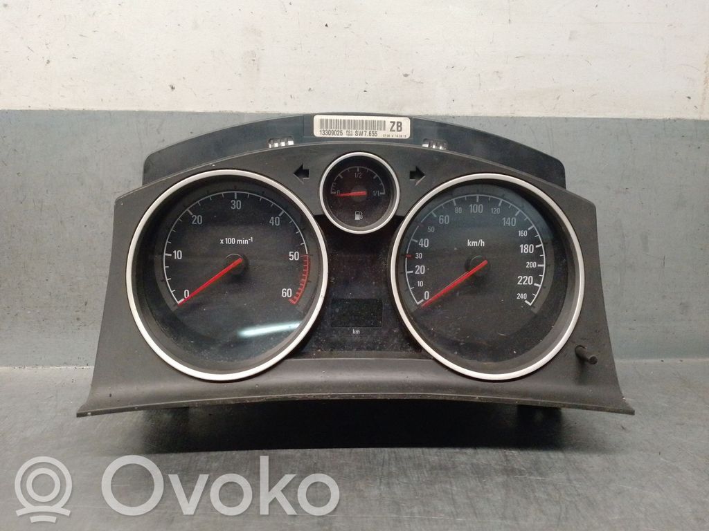 Opel Zafira B Geschwindigkeitsmesser Cockpit