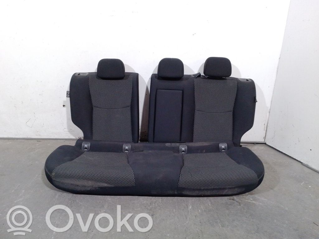 Nissan Pulsar Scaun spate 