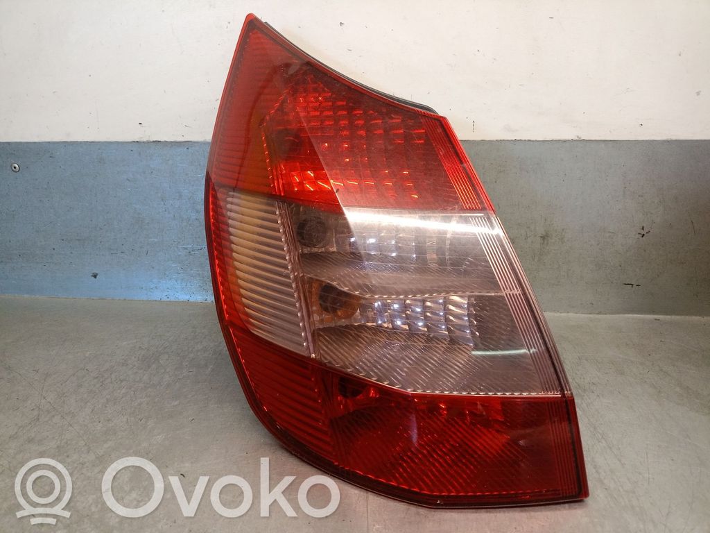 Renault Scenic RX Задний фонарь в кузове 
