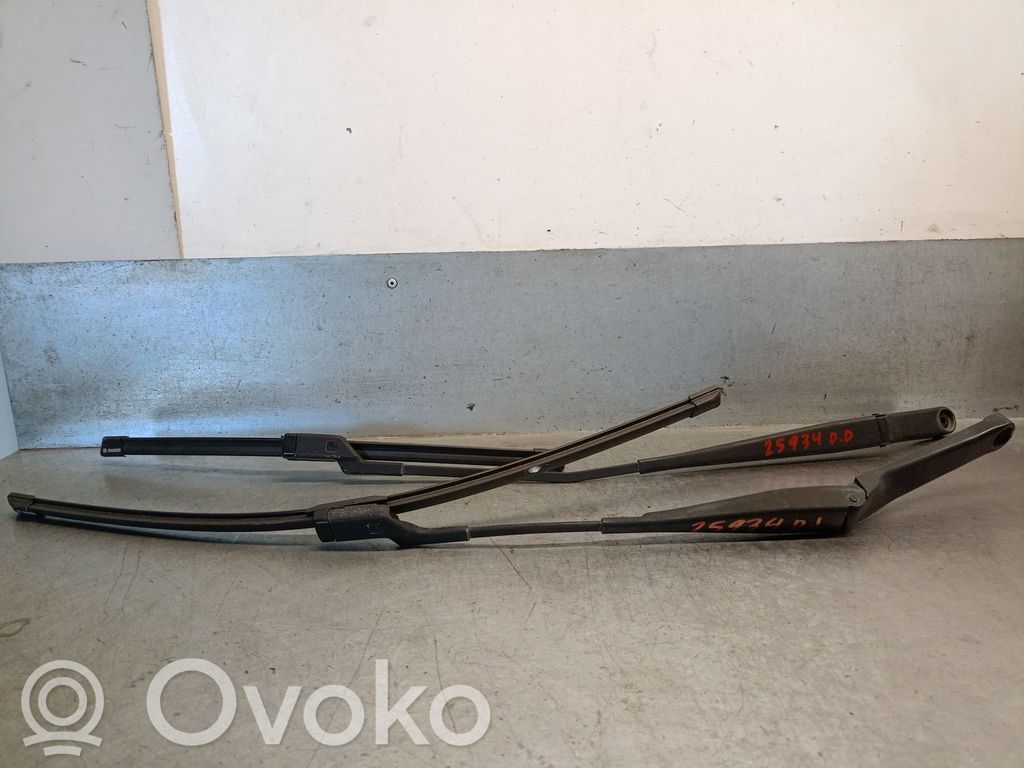 Skoda Superb B6 (3T) Wischerarm vorne 
