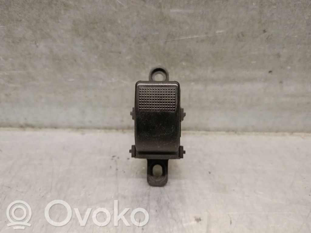 Mazda MPV II LW Przyciski szyb