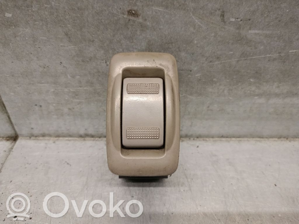 Mazda MPV II LW Przyciski szyb