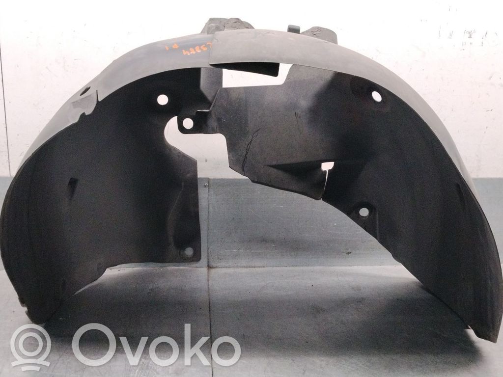 Renault Clio III Nadkole przednie 