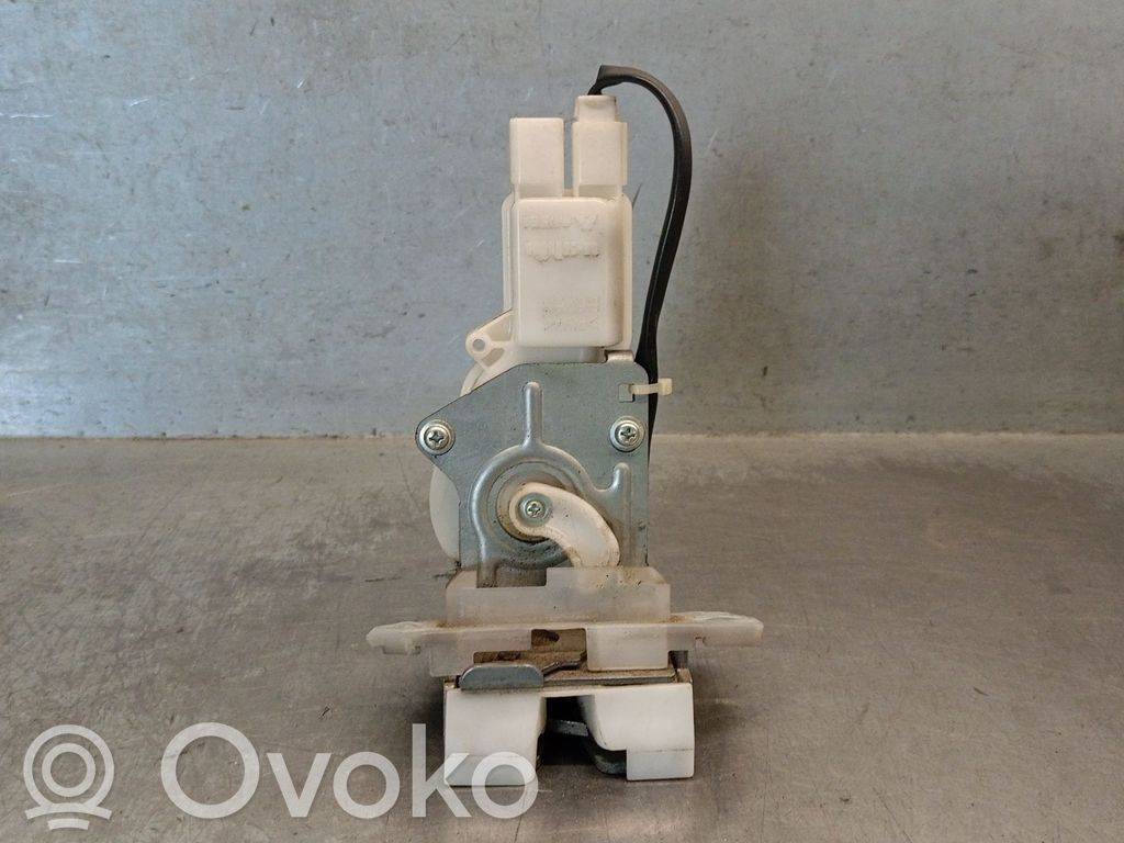 Suzuki Swift I Loquet de verrouillage de hayon