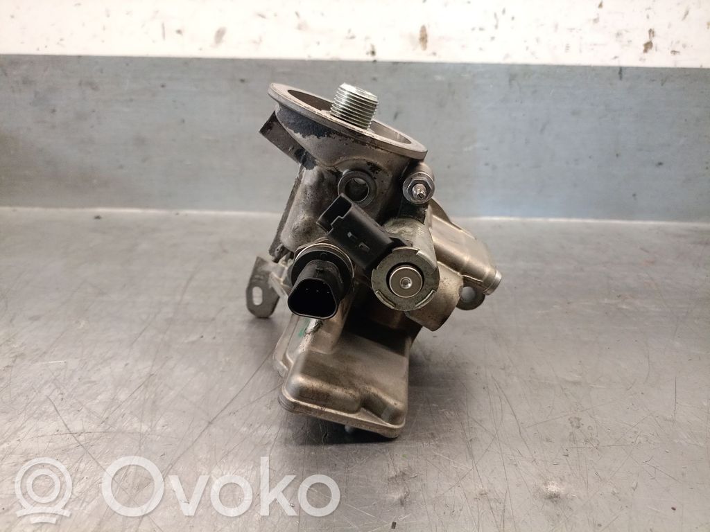Peugeot 508 Mocowanie / uchwyt filtra oleju 