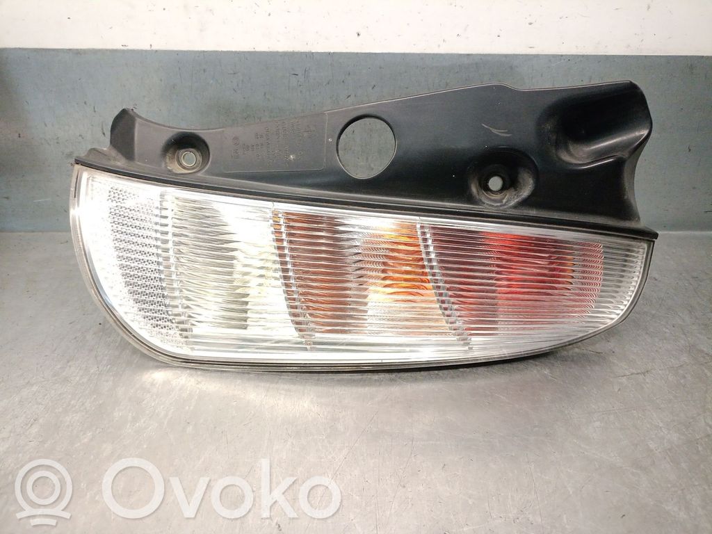 Lancia Ypsilon Luz trasera/de freno 