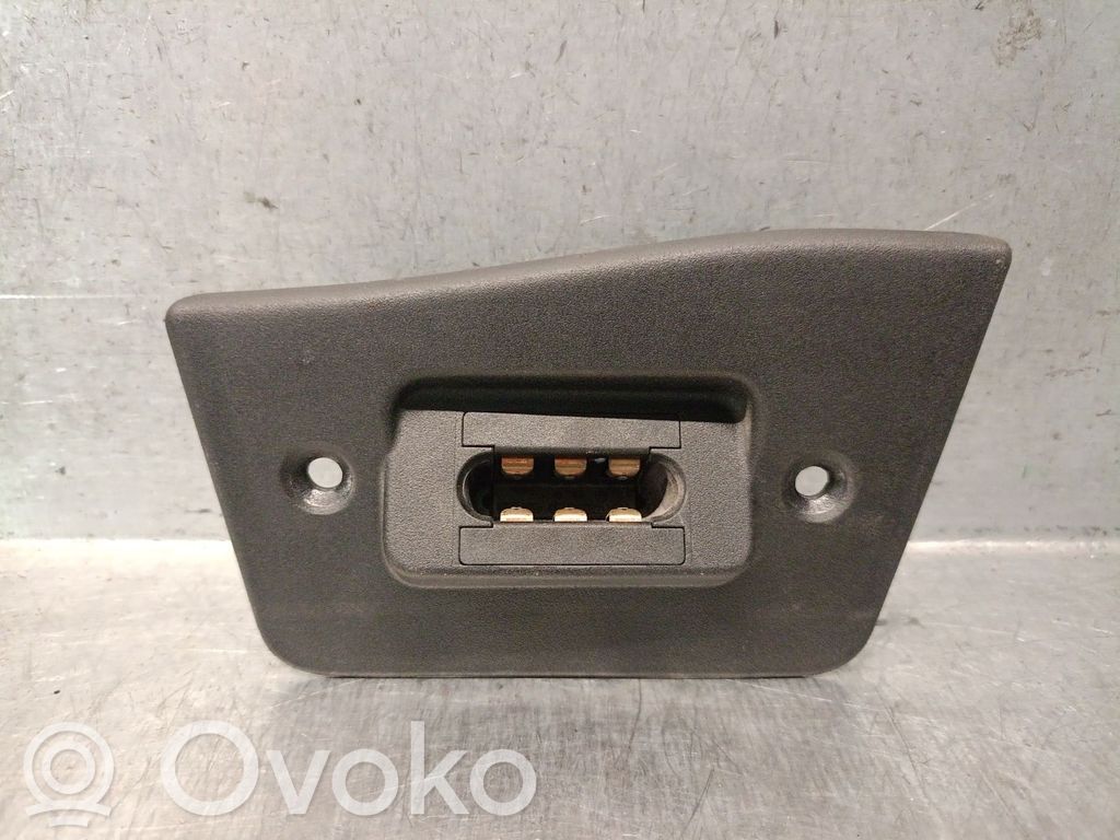 Volkswagen Multivan T6 Cerradura de puerta trasera