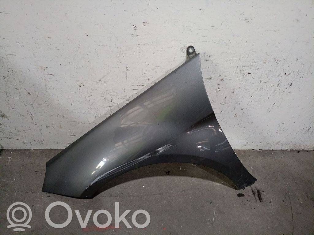 Mercedes-Benz B W245 Błotnik przedni 