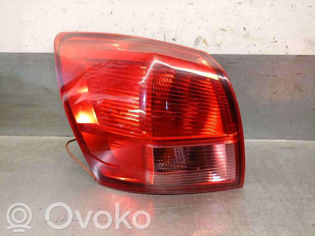 Nissan Qashqai Galinis žibintas kėbule 