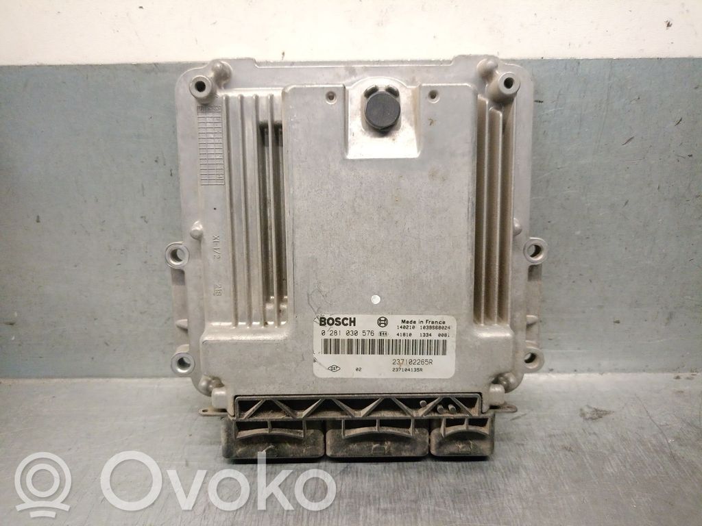 Renault Master III Dzinēja vadības bloks 