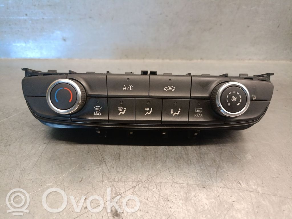 Opel Crossland X Climate control unit 