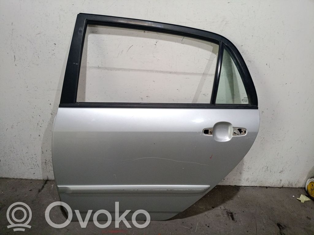 Toyota Corolla E120 E130 Portiera posteriore