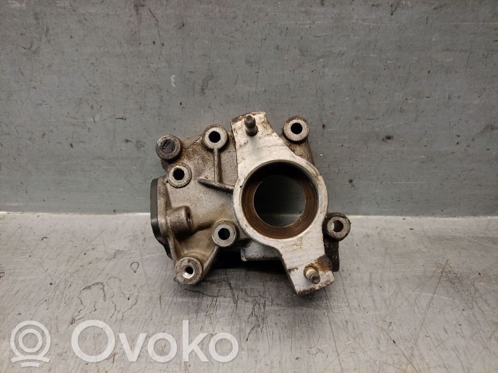 Peugeot 205 Moottorin kiinnikekorvake 