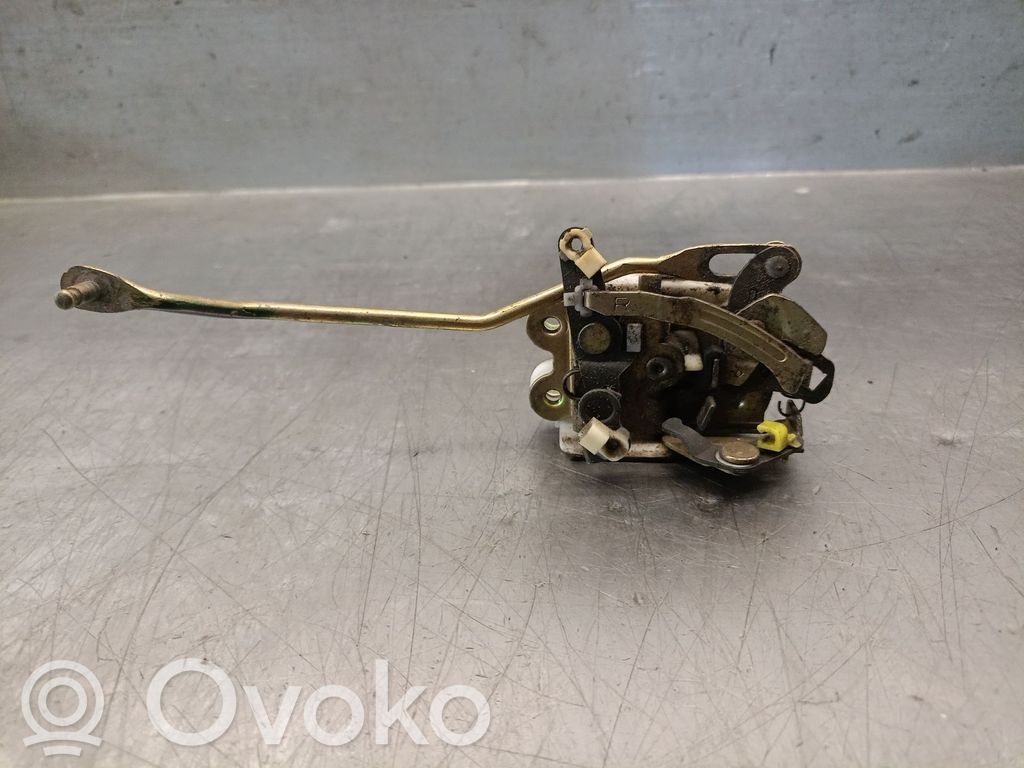 Hyundai Lantra I Front door lock 