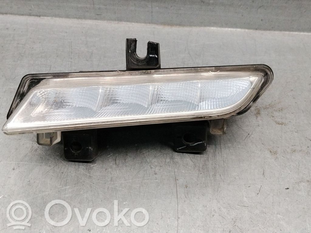 Renault Clio IV Etu-/Ajovalo 