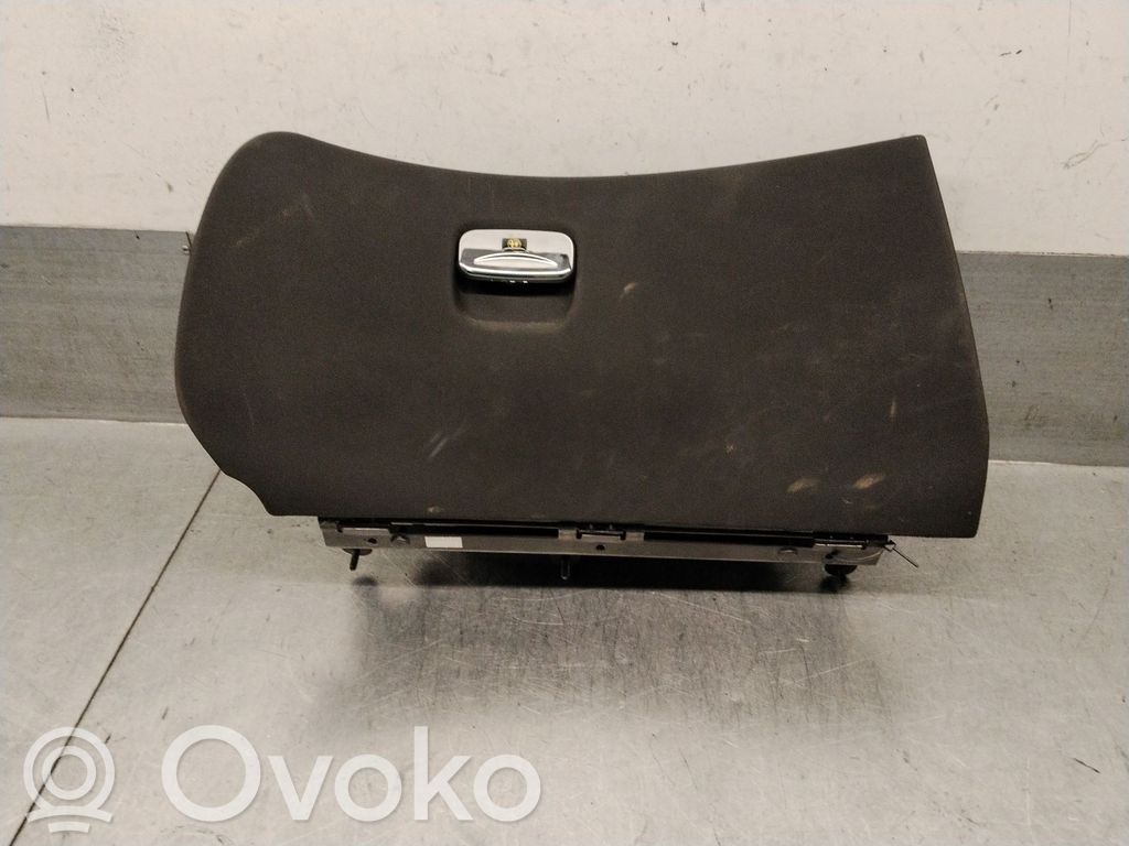 Alfa Romeo 147 Handschuhfach