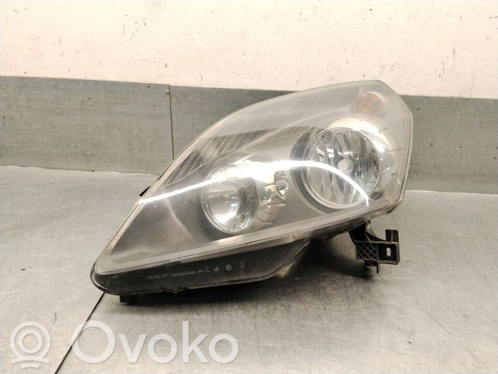 Opel Zafira B Phare frontale 
