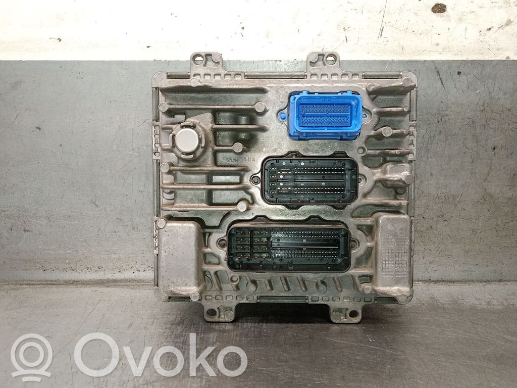 Opel Astra K Variklio valdymo blokas