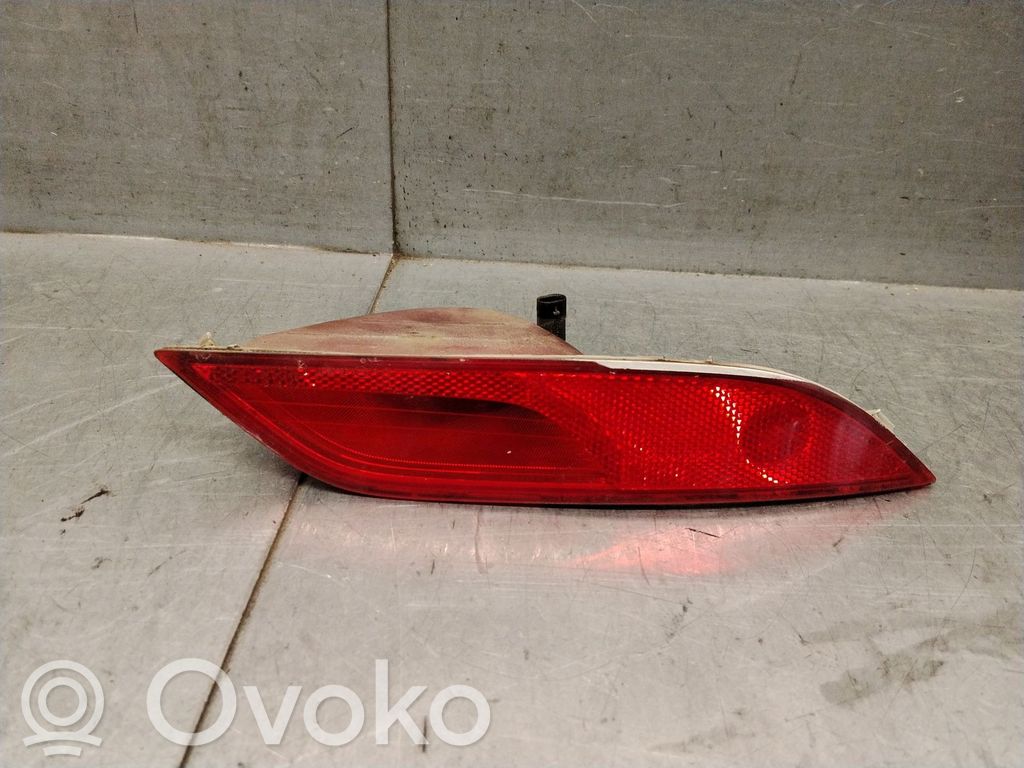 Volvo V40 Miglas lukturis aizmugurē