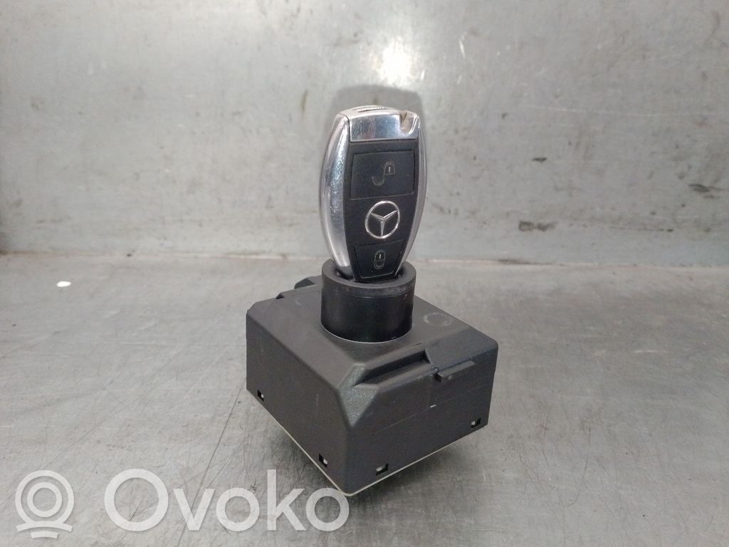 Mercedes-Benz A W176 Užvedimo spynelė 