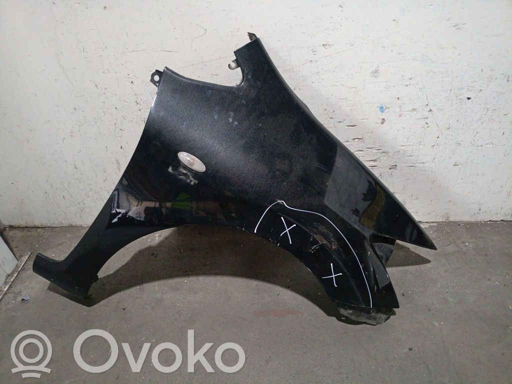 Toyota Auris 150 Błotnik przedni 