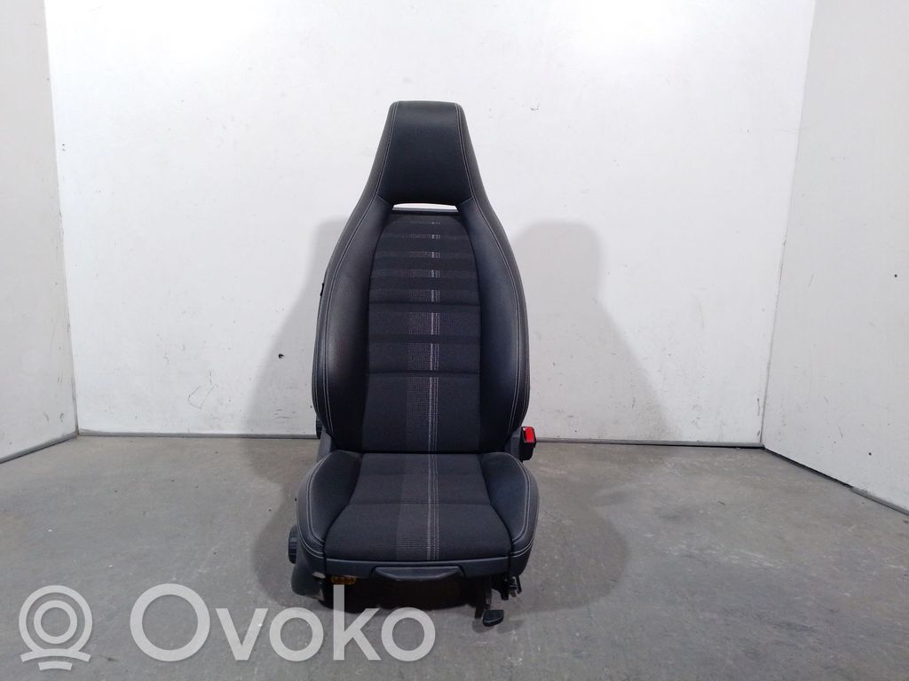 Mercedes-Benz CLA C117 X117 W117 Asiento delantero del pasajero 