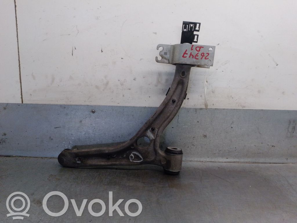Mercedes-Benz CLA C117 X117 W117 Triangle bras de suspension inférieur avant