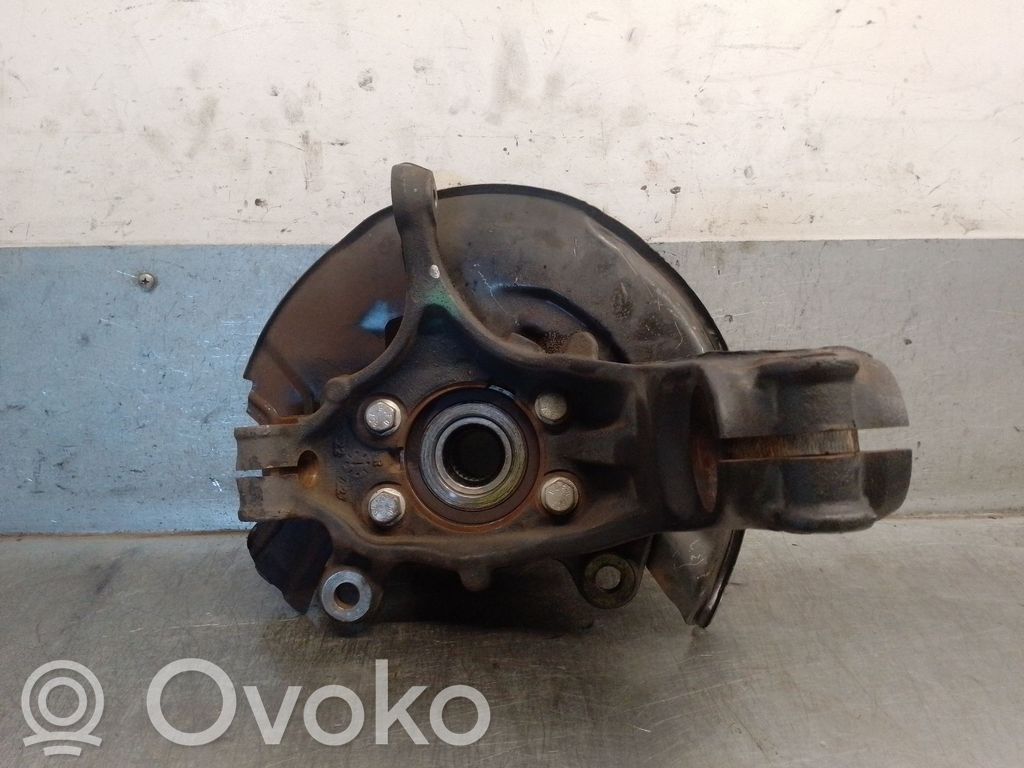 Nissan Qashqai Front wheel hub spindle knuckle 