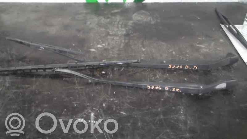 Hyundai Getz Etupyyhkimen sulan varsi