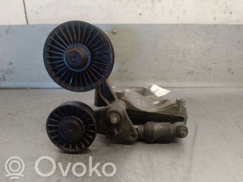 Opel Zafira A Mocowanie alternatora