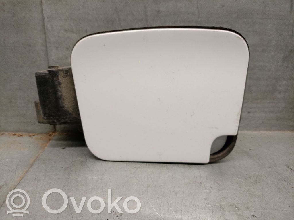Toyota Proace Bouchon, volet de trappe de réservoir à carburant 