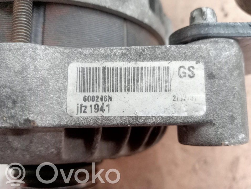 Opel Astra G Alternator 