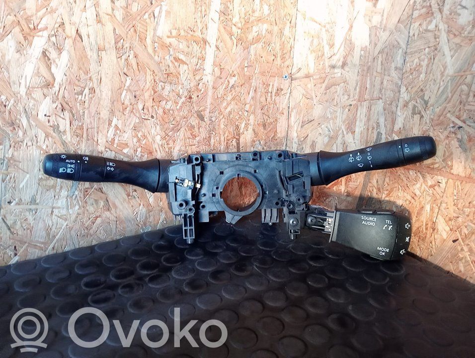 Dacia Duster II Lukturu slēdzis 