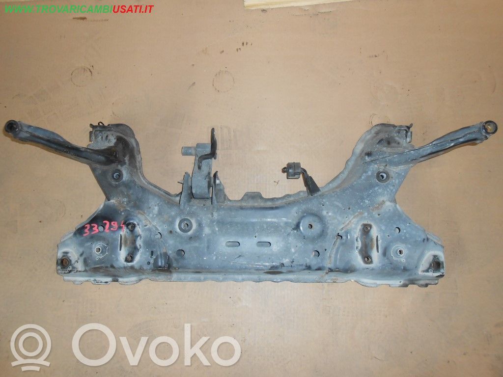Mazda 2 Priekinis traversas 