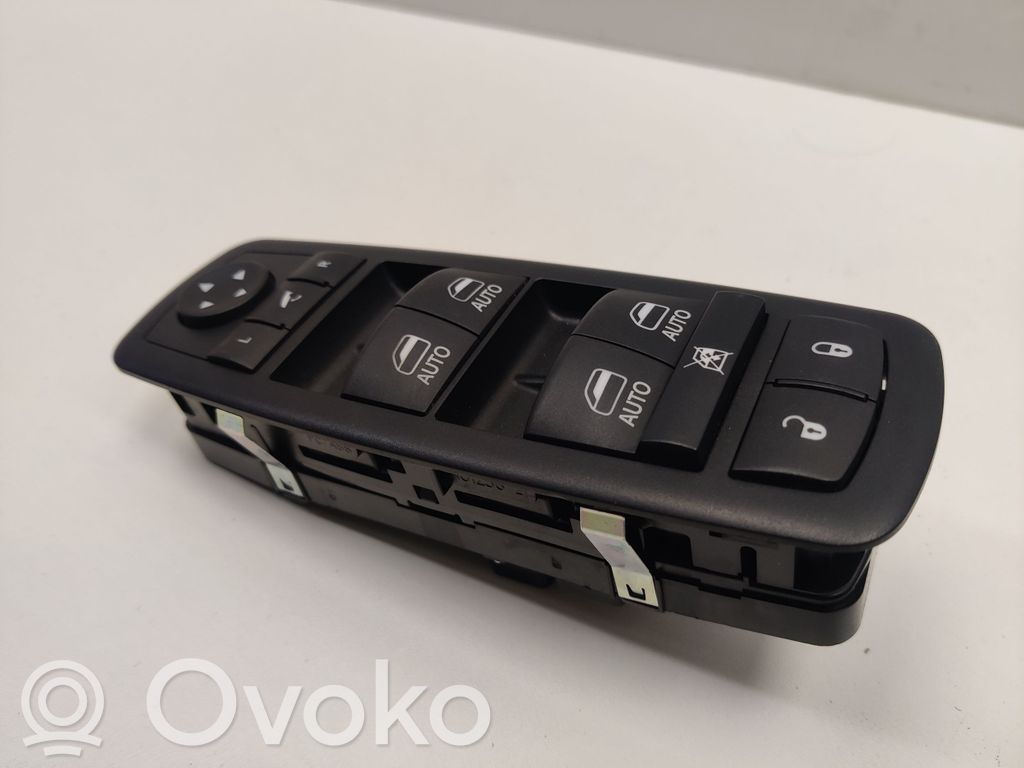 Chrysler Pacifica Electric window control switch 