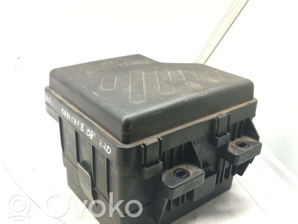 Hyundai Santa Fe Fuse module 