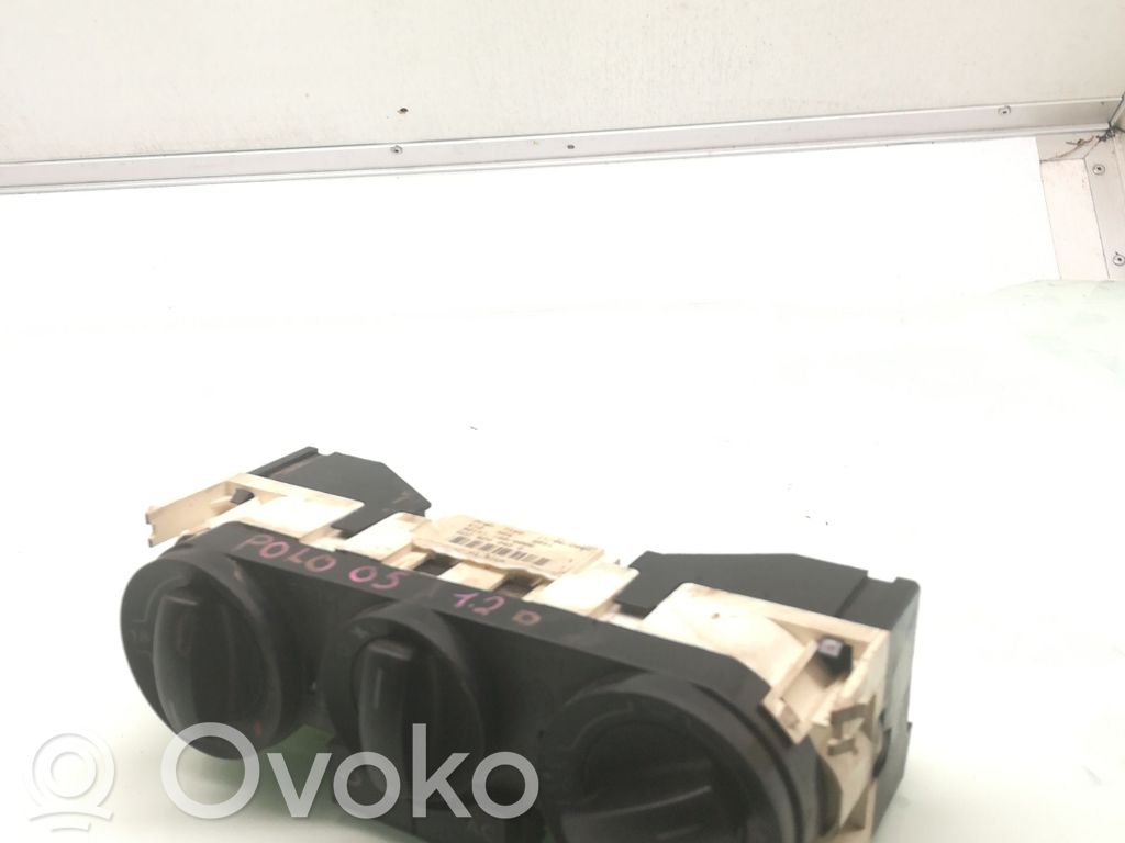 Volkswagen Polo IV 9N3 Panel klimatyzacji 