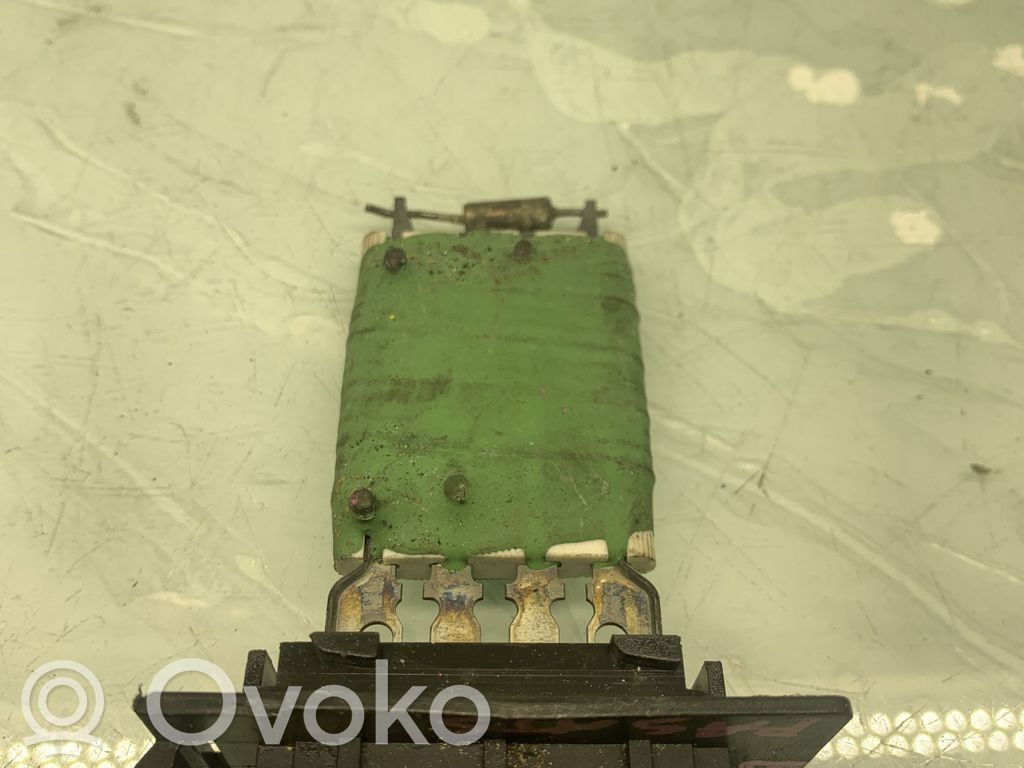 Volkswagen PASSAT B6 Heater blower motor/fan resistor 