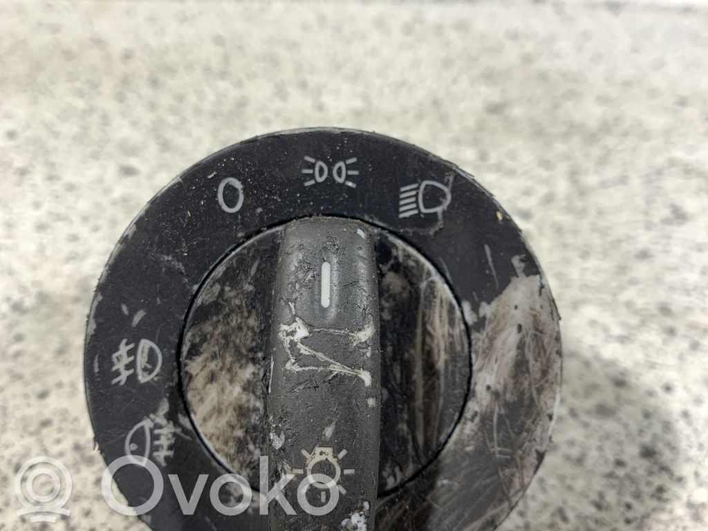 Volkswagen Touran I Light switch 