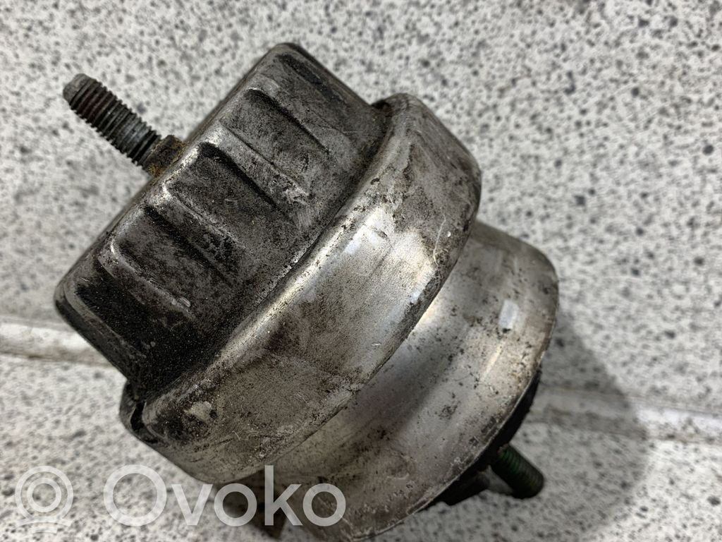 Audi A6 S6 C6 4F Engine mount bracket 