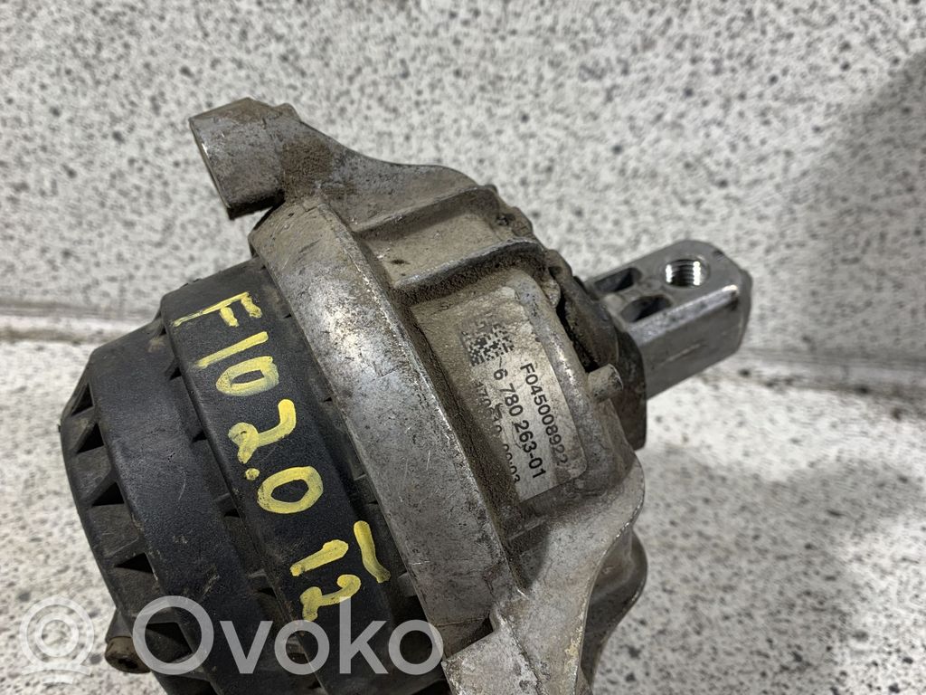 Engine mount bracket   678026301