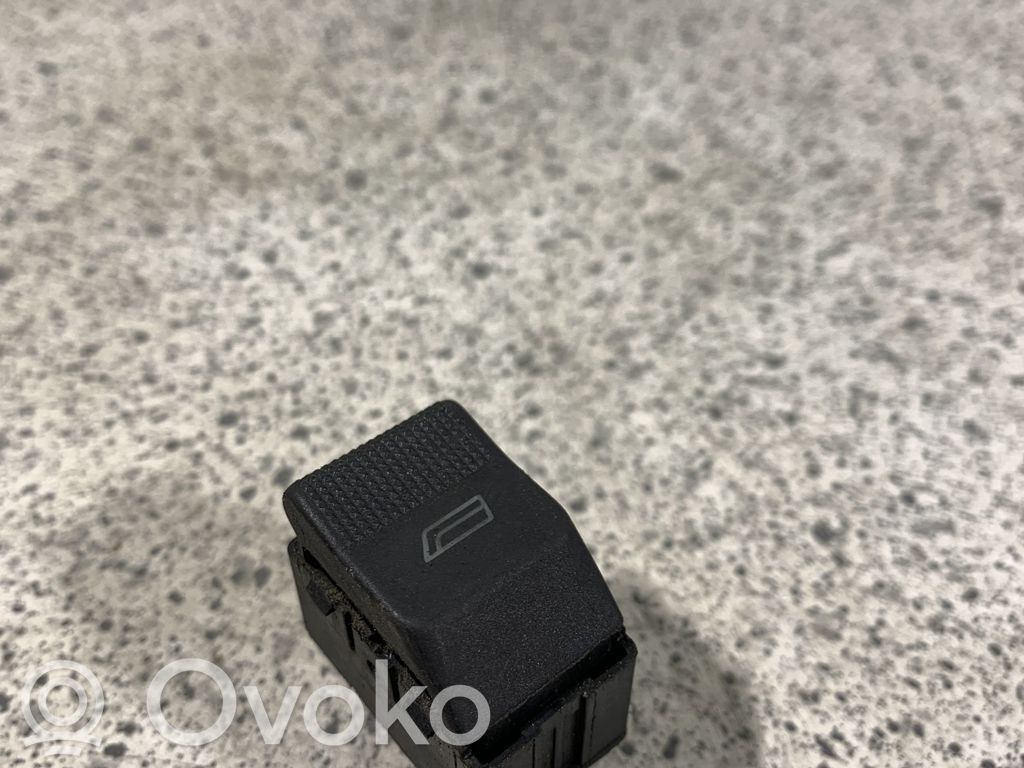 Audi A4 S4 B5 8D Electric window control switch 
