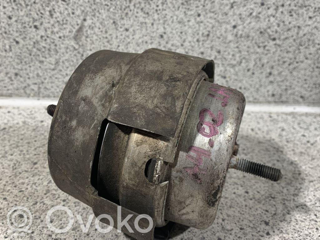 Audi A4 S4 B6 8E 8H Engine mount bracket 